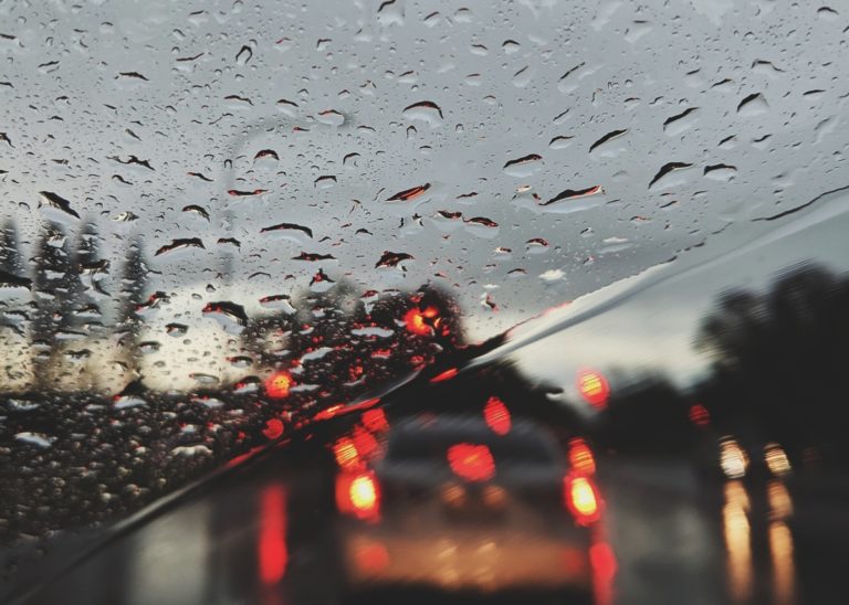 Η βροχή έφερε μποτιλιάρισμα – LIVE  Η κίνηση στους δρόμους (video – χάρτης)
