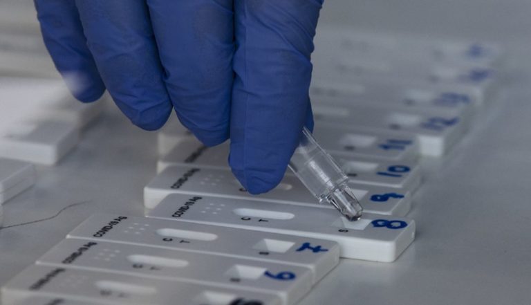 ΕΡΓΑΝΗ – Περίπου 21.000 μη εμβολιασμένοι εργαζόμενοι χωρίς τα απαιτούμενα rapid test