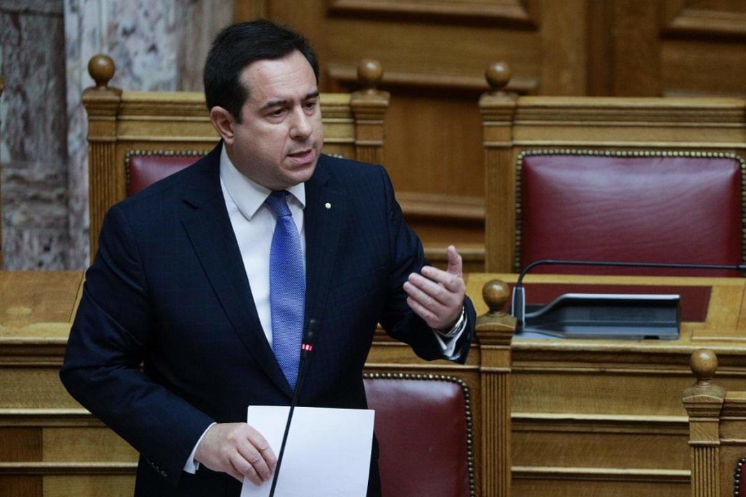 Συνεδριάζει με την παρουσία του Νότη Μηταράκη το δημοτικό συμβούλιο της Ανατολικής Σάμου