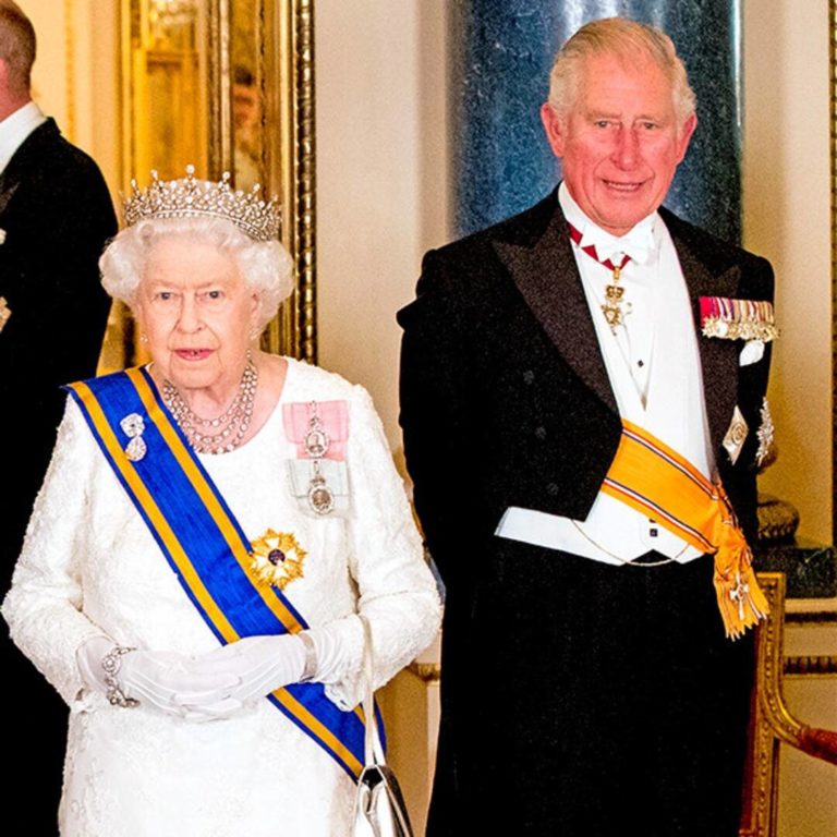 Η επιρροή και η παγκόσμια εμβέλεια  της βρετανικής μοναρχίας μειώνεται