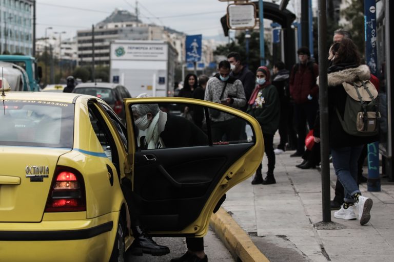 Μεγάλη έρευνα στο Πρώτο με… «διπλή ταρίφα»: Ταξί και πανδημία – Οι υπηρεσίες που προσφέρουν, τα προβλήματα και οι λύσεις