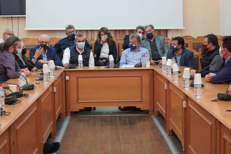 Την υποστήριξή του εξέφρασε ο Περιφερειάρχης Κρήτης στα αιτήματα του τομέα επισιτισμού (βίντεο)