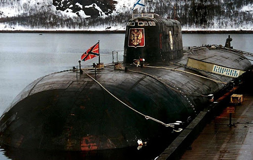 Νέα εκδοχή από Ρώσο ναύαρχο για τη βύθιση του Κούρσκ