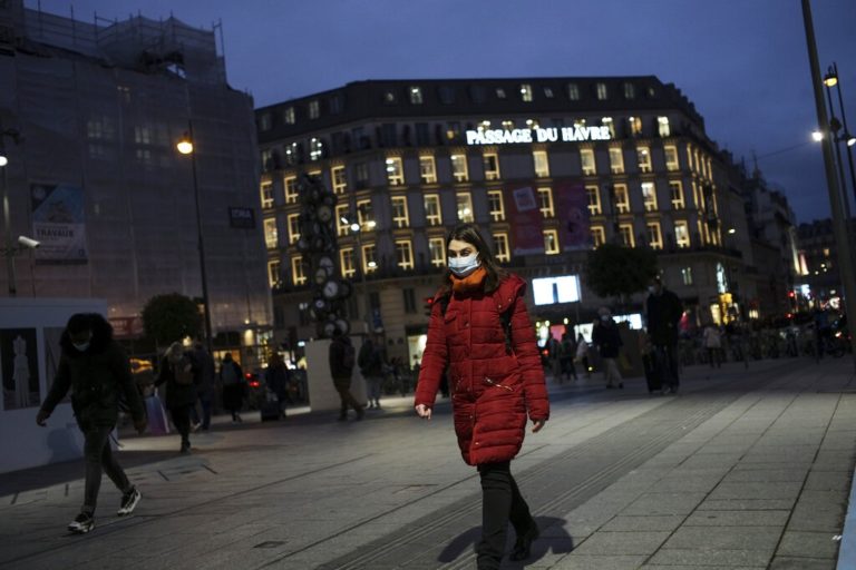 ΠΟΥ: Τα κρούσματα της Όμικρον διπλασιάζονται σε 1,5 με 3 ημέρες σε περιοχές με μετάδοση