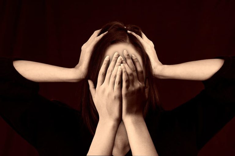 Αλβανία: 1 στους 4 πολίτες υποφέρει από άγχος και κατάθλιψη