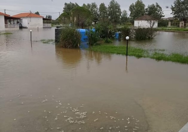 Ζημιές προκάλεσε η κακοκαιρία στην Ζάκυνθο – Ανεμοστρόβιλος και πλημμύρες (video)