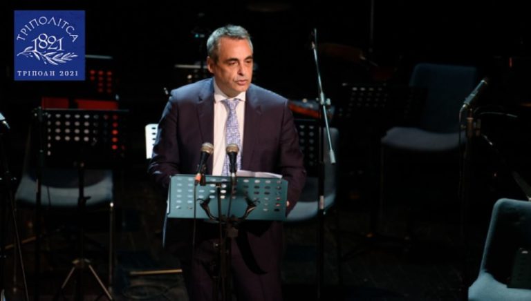 Ο δήμος Τρίπολης βράβευσε τους χορηγούς των εκδηλώσεών του