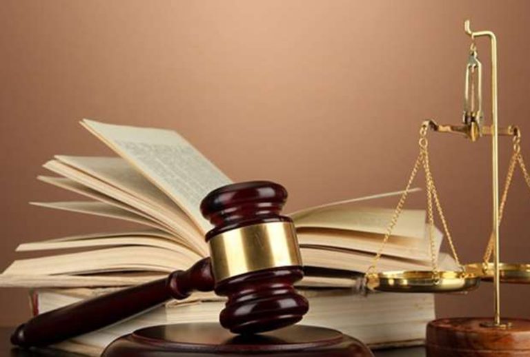 Βόλος: Δικηγόρος φέρεται να έσκισε στοιχεία δικογραφίας εντός των Δικαστηρίων