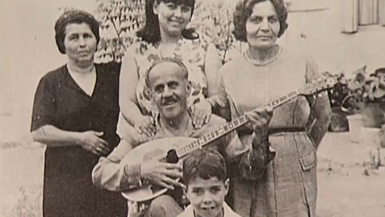 Δημήτρης Γκόγκος (Μπαγιαντέρας): Αφιέρωμα στον σπουδαίο ρεμπέτη από το Αρχείο της ΕΡΤ (video)