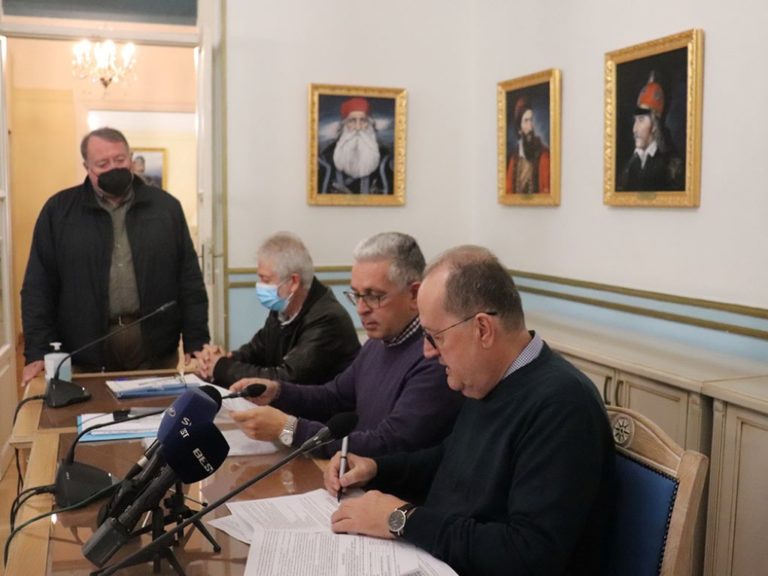 Συμβάσεις για πέντε έργα της Αρκαδίας υπέγραψε ο Π. Νίκας