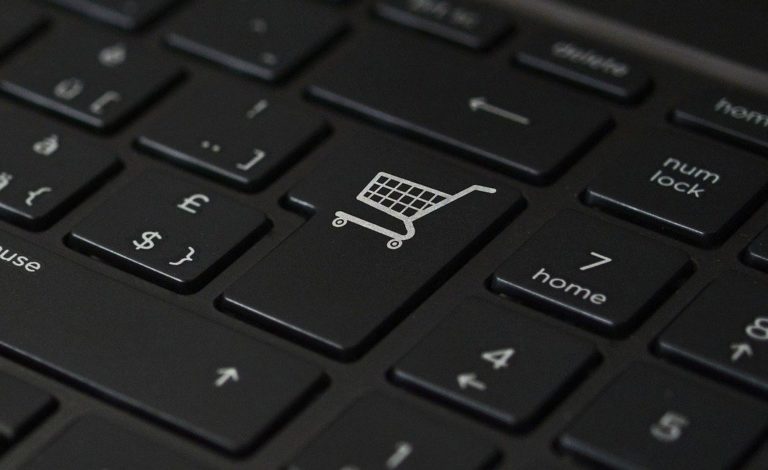 Black Friday – Cyber Monday: Τι συμβουλεύει τους πολίτες ο Συνήγορος του Καταναλωτή