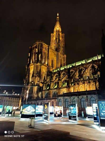 Ψυχικά διαταραγμένος άνδρας επιχείρησε να αυτοπυρποληθεί μπροστά απο τον καθεδρικό ναό του Στρασβούργου