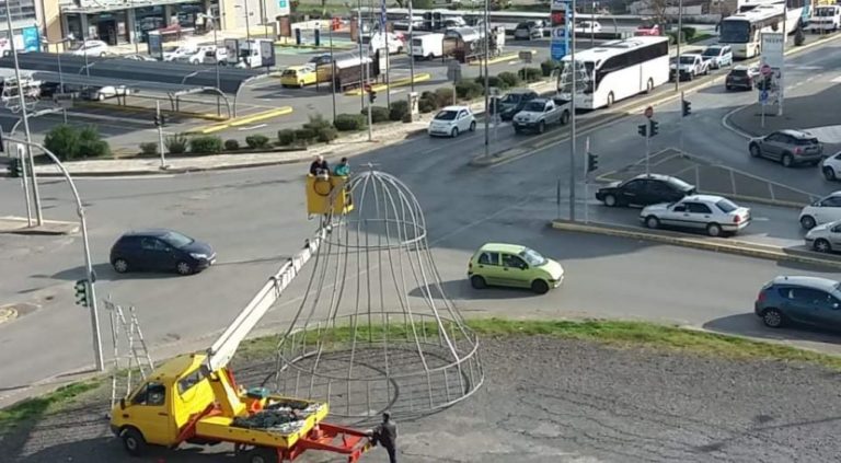 Ξεκίνησε ο χριστουγεννιάτικος στολισμός της Τρίπολης