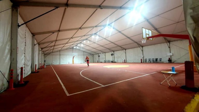 Ανοιχτό γήπεδο μετατράπηκε σε κλειστό στην Κόρινθο