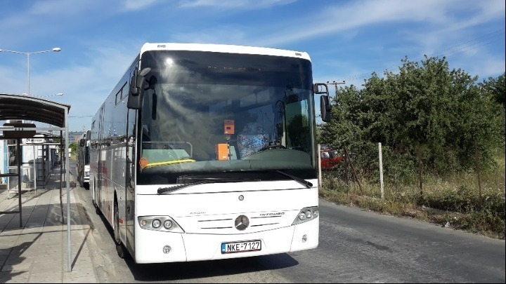 Θεσσαλονίκη: Άγνωστοι πέταξαν πέτρες σε λεωφορείο του ΚΤΕΛ Σερρών