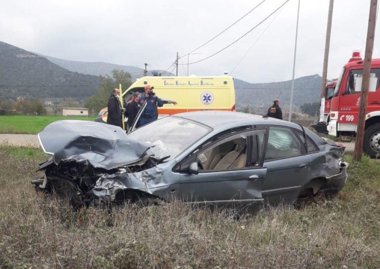 Τροχαίο ατύχημα στο Νεοχώριο Τρίπολης με τραυματισμένους πολίτες