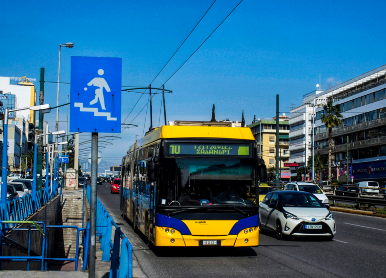 Στάσεις εργασίας σε λεωφορεία και τρόλεϊ την Πέμπτη