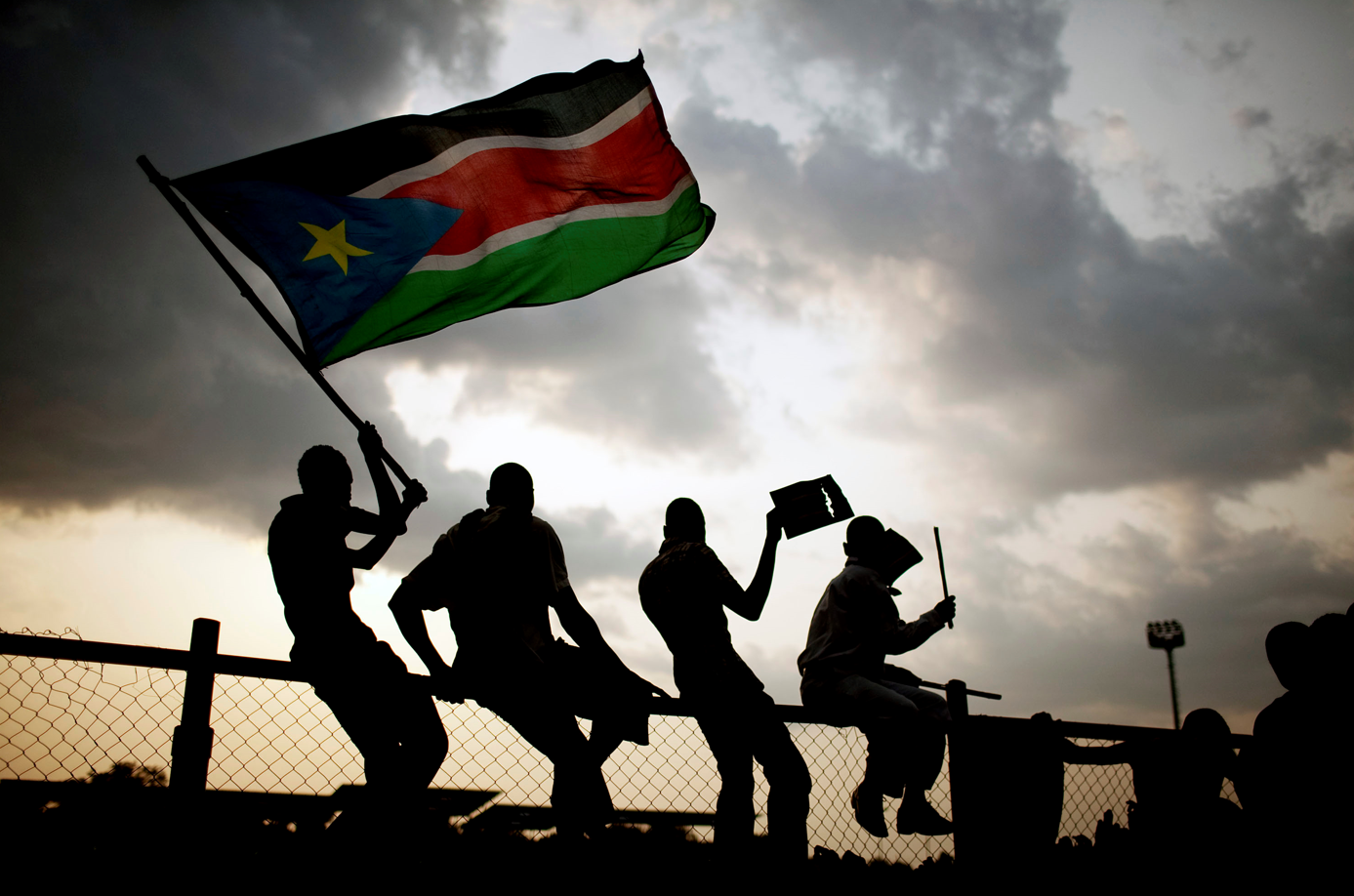 Το Σουδάν «καταρρέει»: Τρίτη εβδομάδα μαχών και φόβοι για ανθρωπιστική κρίση σε όλη την Α. Αφρική