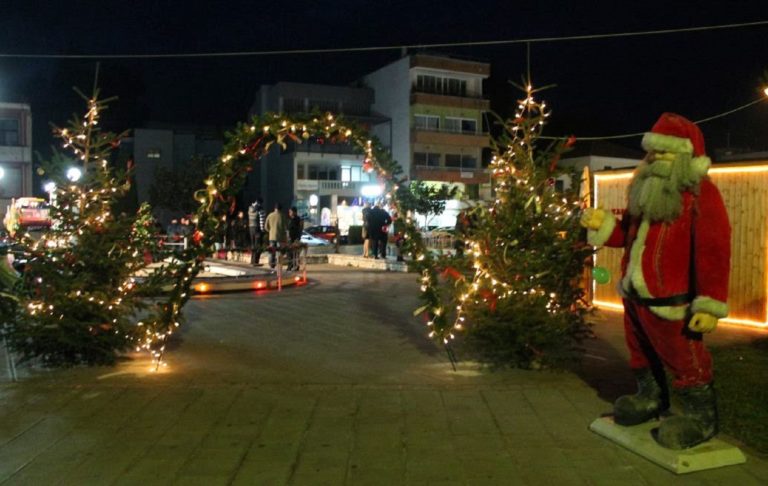 Άρτα: Η Σοφία Ζαχαράκη καλεσμένη του Δημάρχου για το άναμμα του χριστουγεννιάτικου δένδρου