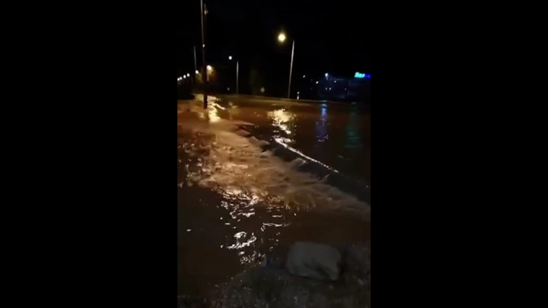 Πλημμύρισε το Καναλάκι Πρέβεζας – Γέμισε νερά ελαιοτριβείο από τα νερά του Αχέροντα (video)