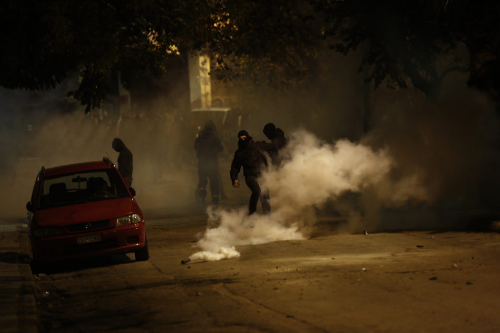 Ολοκληρώθηκε η διαδήλωση στο κέντρο της Αθήνας για τα 13 χρόνια από τη δολοφονία Γρηγορόπουλου – Μικρής έκτασης επεισόδια
