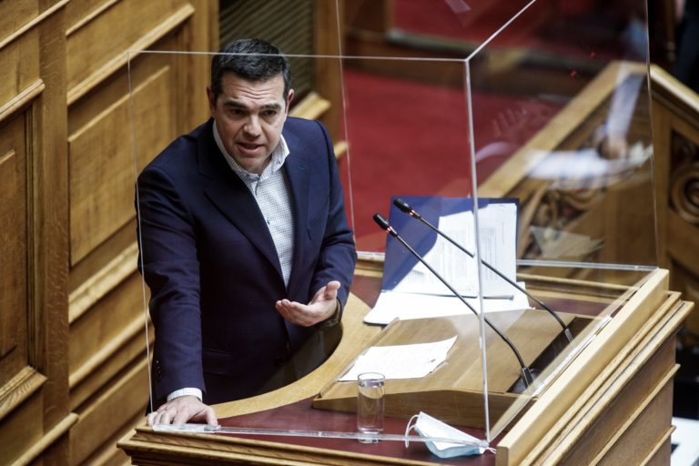 Αλ. Τσίπρας:  Η κυβέρνηση αποφάσισε τη χειρότερη μορφή υποχρεωτικότητας