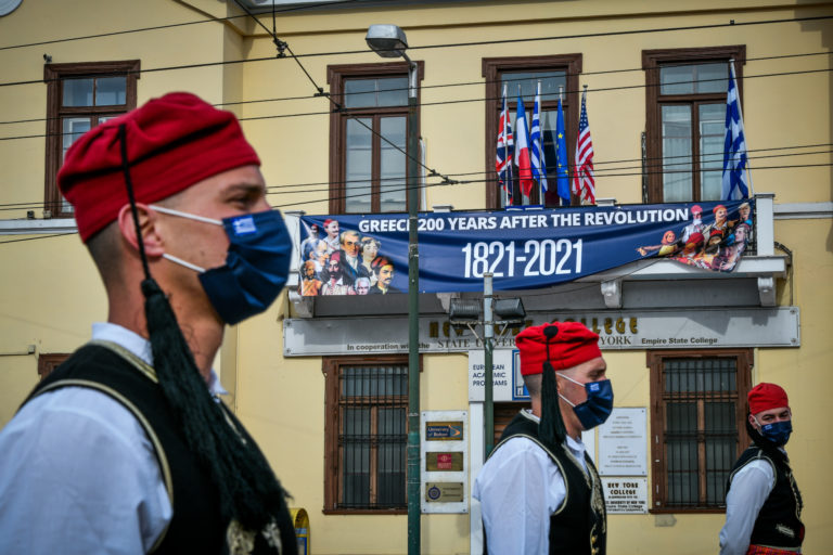 Η ανασκόπηση της χρονιάς μέσα από φωτογραφικά καρέ του πρακτορείου Εurokinissi (video)