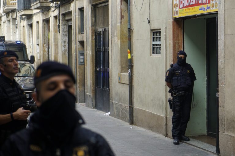 Η Ισπανία εξάρθρωσε δίκτυο που μετέφερε τεράστιες ποσότητες ναρκωτικών μέσα σε τσιμεντόλιθους