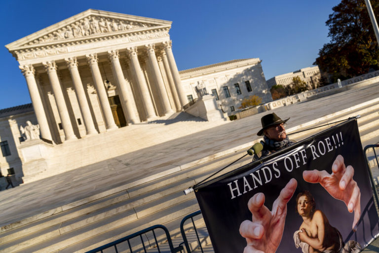 ΗΠΑ: Διαδηλώσεις προγραμματίζονται έξω από το Ανώτατο Δικαστήριο για το δικαίωμα στην άμβλωση – Κρίσιμη απόφαση