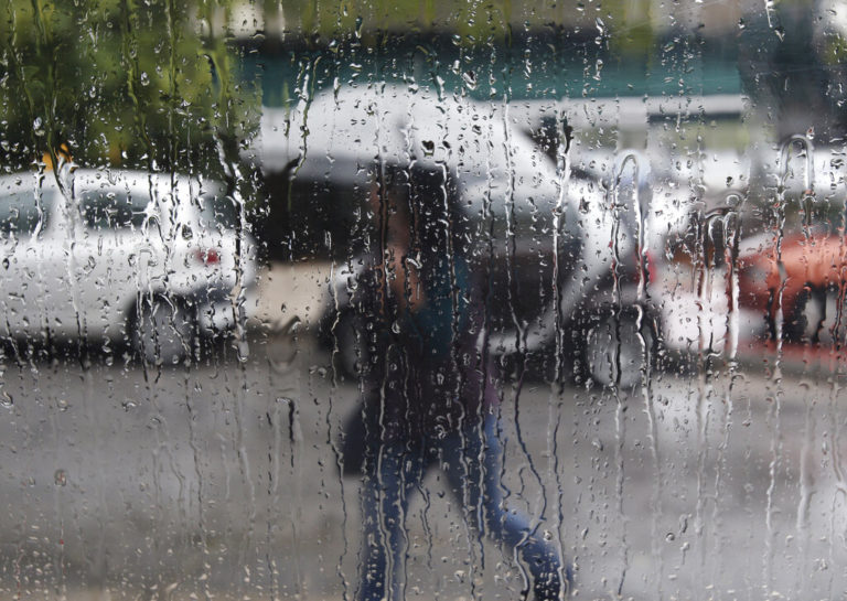 Προειδοποιήσεις για ακραία καιρικά φαινόμενα – Σ. Αρναούτογλου: Καταιγίδες εν δυνάμει επικίνδυνες τα επόμενα 24ωρα