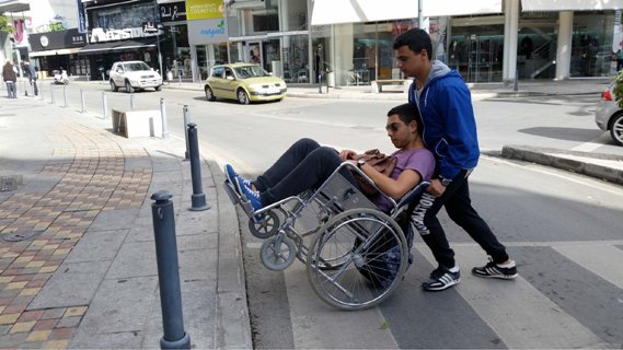 Το μήνυμα ενός κοριτσιού καθηλωμένου σε αναπηρικό αμαξίδιο