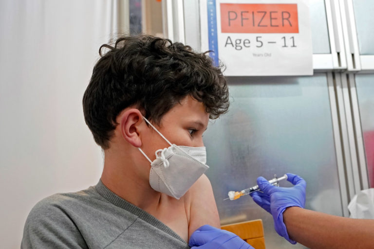 Εμβολιασμός παιδιών 5-11 ετών σε Γαλλία & Βέλγιο με «παιδιατρικό» Pfizer/BioNTech