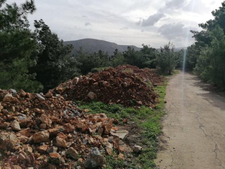 Δήμος Χίου: Πρόστιμο για ρίψη μπαζών στο δασάκι Μαρμάρου Καρδαμύλων