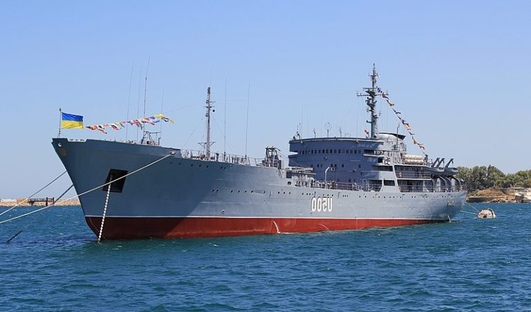 Ένταση στη Μαύρη Θάλασσα: Ρωσικές προειδοποιήσεις σε ουκρανικό πολεμικό πλοίο που έπλεε προς το Στενό του Κερτς