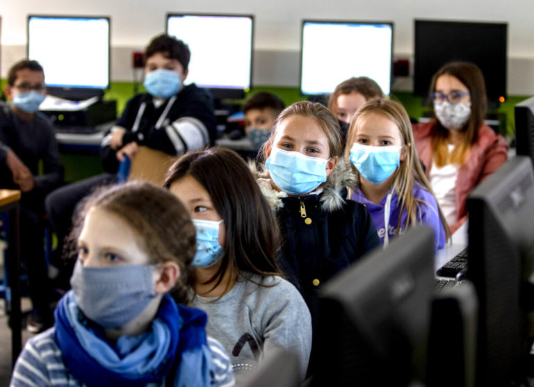 Μαγιορκίνης: Η Επιτροπή εισηγήθηκε να ανοίξουν τα σχολεία τη Δευτέρα – Τα παιδιά να φορούν απλή μάσκα