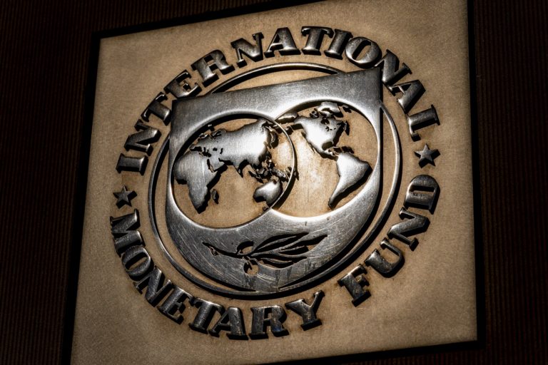 ΔΝΤ: Πιθανό να αναθεωρηθούν προς τα κάτω οι προβλέψεις για ανάπτυξη λόγω παραλλαγής Όμικρον