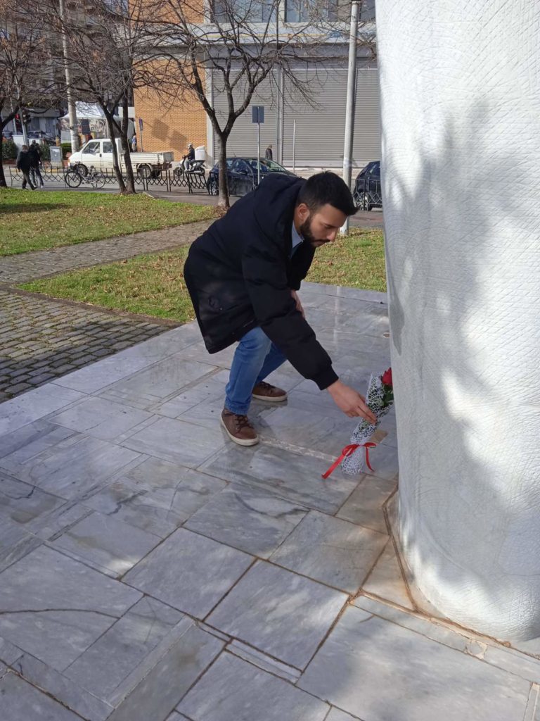 Κομοτηνή: Κατάθεση λουλουδιών από Τομεακή Οργάνωση Ροδόπης της ΚΝΕ στη μνήμη του Αλ. Γρηγορόπουλου (video)
