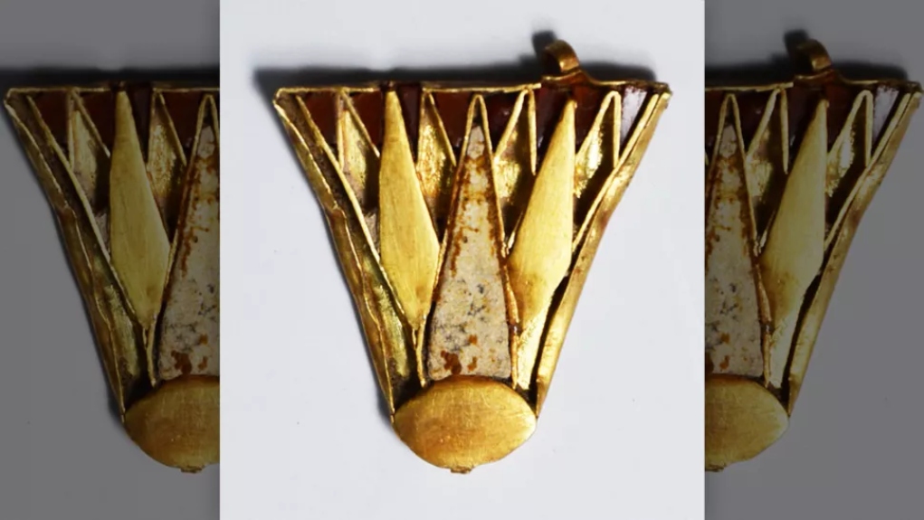 Κύπρος: Ανακαλύφθηκε χρυσό μενταγιόν από την εποχή της Νεφερτίτης