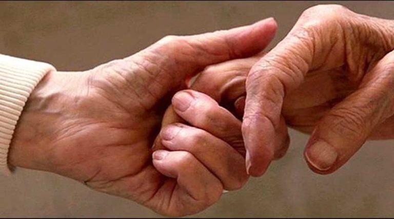 Τρίκαλα: Εξ αποστάσεως υπηρεσίες σε ηλικιωμένους από το “Βοήθεια στο Σπίτι”