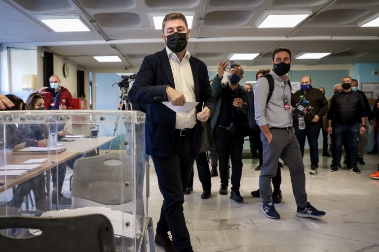 Εκλογές ΚΙΝΑΛ: Το κλίμα στο «στρατηγείο» του Νίκου Ανδρουλάκη
