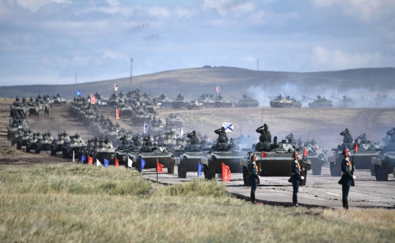 Μεγάλης κλίμακας στρατιωτικές ασκήσεις ξεκίνησαν στη νότια Ρωσία