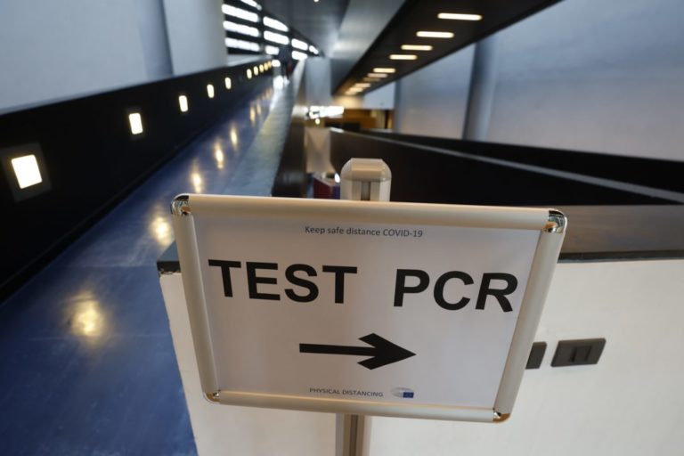 Την Τρίτη οι ανακοινώσεις για το πλαφόν στην τιμή των PCR