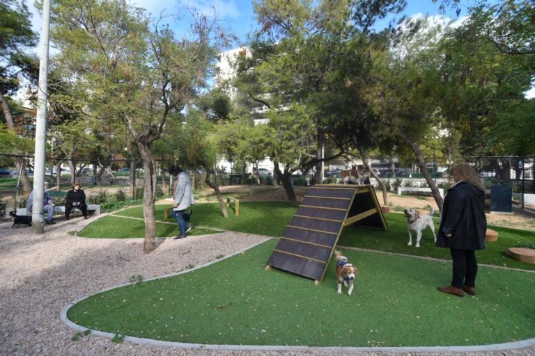 Δύο νέα πάρκα με δραστηριότητες για σκύλους στον Προμπονά και στο Νέο Κόσμο