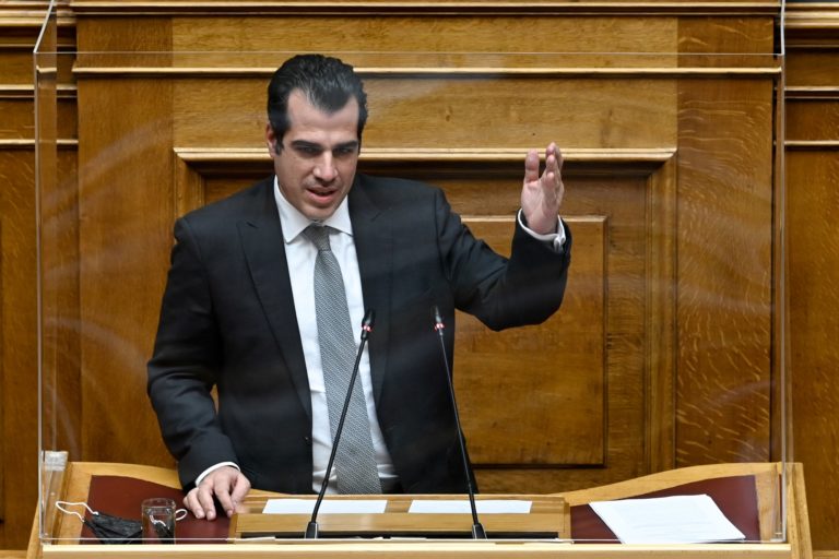 Θ. Πλεύρης: Περιθώριο έως τις 31 Μαρτίου στους υγειονομικούς να εμβολιαστούν