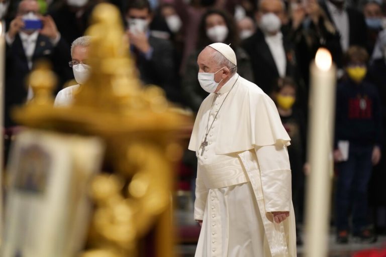 Ο Πάπας Φραγκίσκος έπλεξε το εγκώμιο όσων αγωνίστηκαν κατά της πανδημίας
