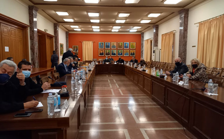 Πύργος: Παρ΄ ολίγον να έρθουν στα χέρια στο Δημοτικό Συμβούλιο
