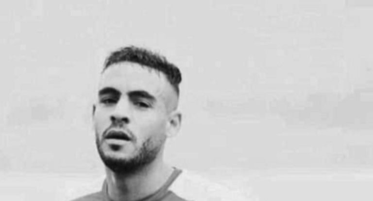 Ποδοσφαιριστής στην Αλγερία πέθανε από καρδιακή προσβολή στο γήπεδο (βίντεο)