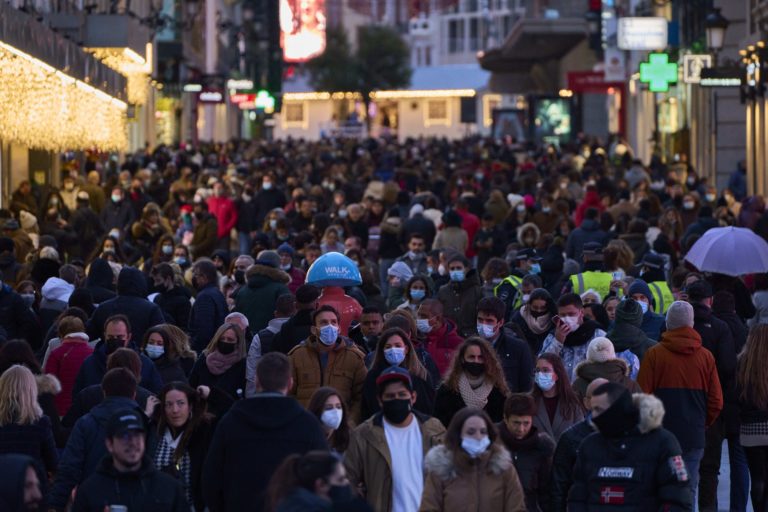 Ισπανία: Σε επίπεδο «πολύ υψηλού κινδύνου» ο δείκτης μολύνσεων Covid-19