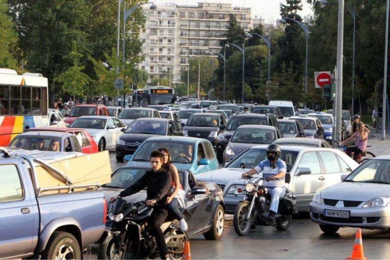 22 ώρες έχασε ένας οδηγός από το μποτιλιάρισμα στη Θεσσαλονίκη το 2021