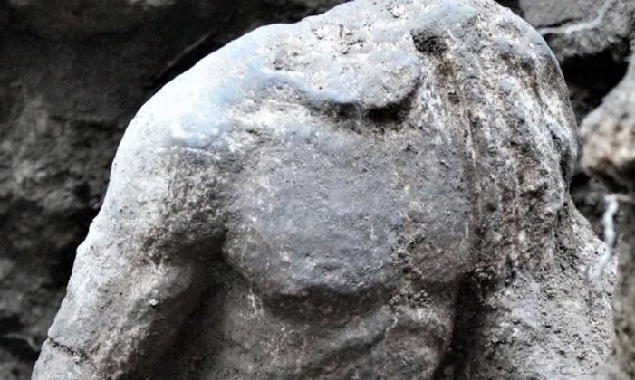 Η αρχαιολόγος Α. Κοτταρίδη αποκαλύπτει στην ΕΡΤ τα μυστικά του μαρμάρινου αγάλματος που ανακαλύφθηκε στη Βέροια (video)